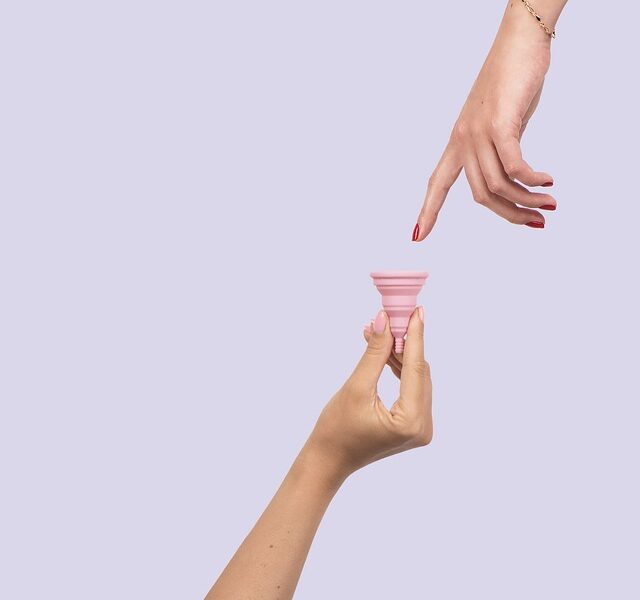 Menstrual Cups vs. Tampons: Which is Better for You?